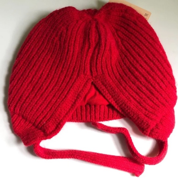 Red Apple Knitted Beanie - Picture 3 of 10